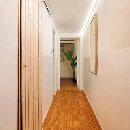 Quintino Terrace Near Termini Station *