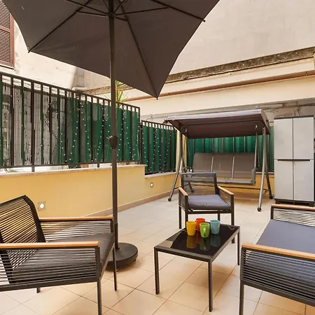Quintino Terrace Near Termini Station Apartment
