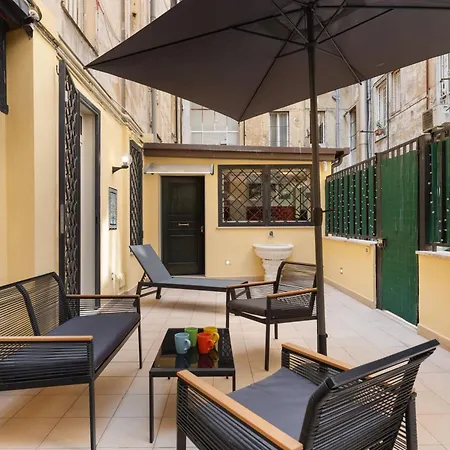 Quintino Terrace Near Termini Station * Rom