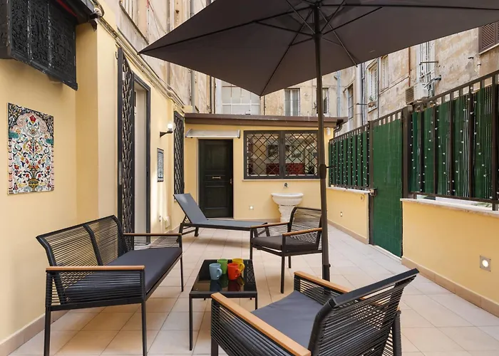 Quintino Terrace Near Termini Station * Rom